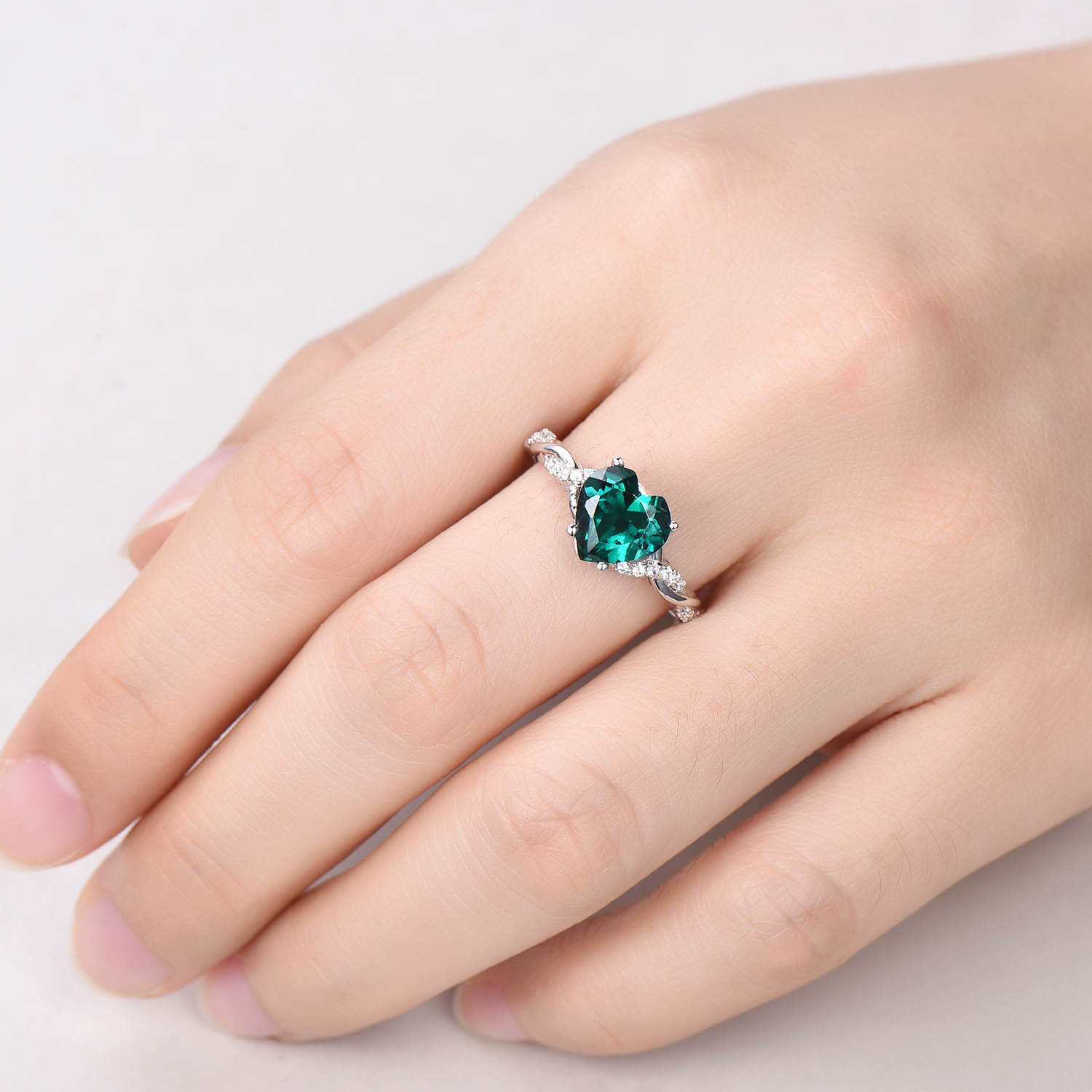 anillo-de-compromiso-esmeralda-en-forma-de-coraz-n-banda-de-etsy