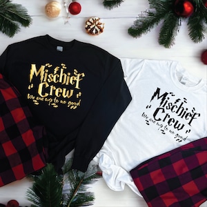 Mischief Crew Christmas Matching Pajamas, Nie knujemy nic dobrego, Rodzinne pasujące piżamy, Piżamy świąteczne, Rodzinne piżamy świąteczne, MIL9
