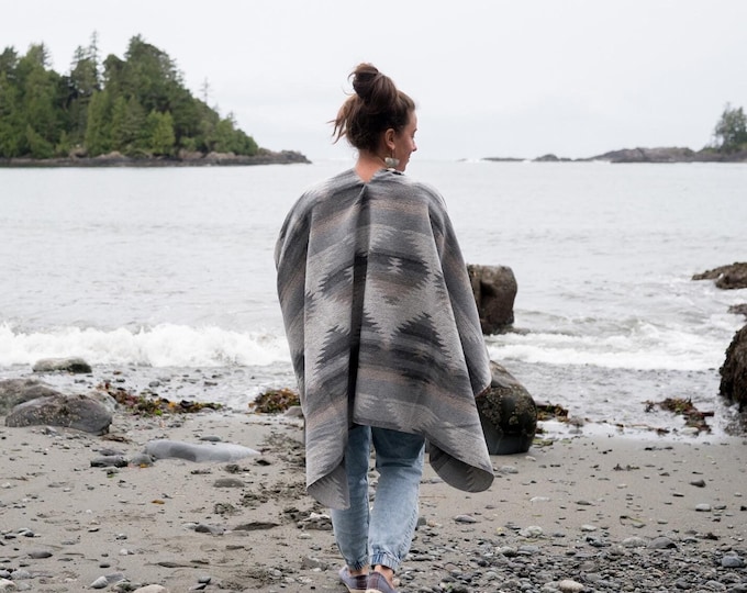 Reversible Shawl | FLOW