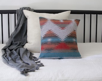 Pillow Cover - THE TRAVELLER - Bohemian- Throw Pillow - Home Decor - Aztec - Navajo - Southwest - Geometric