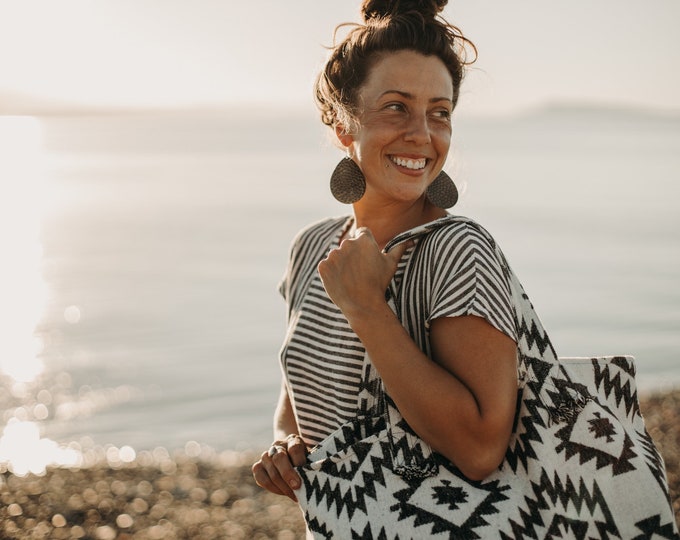 Travellin' Tote - ISLA