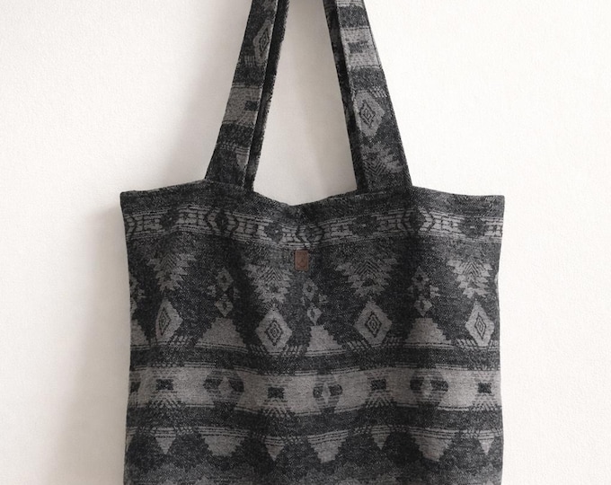 Travellin' Tote - DRIFT