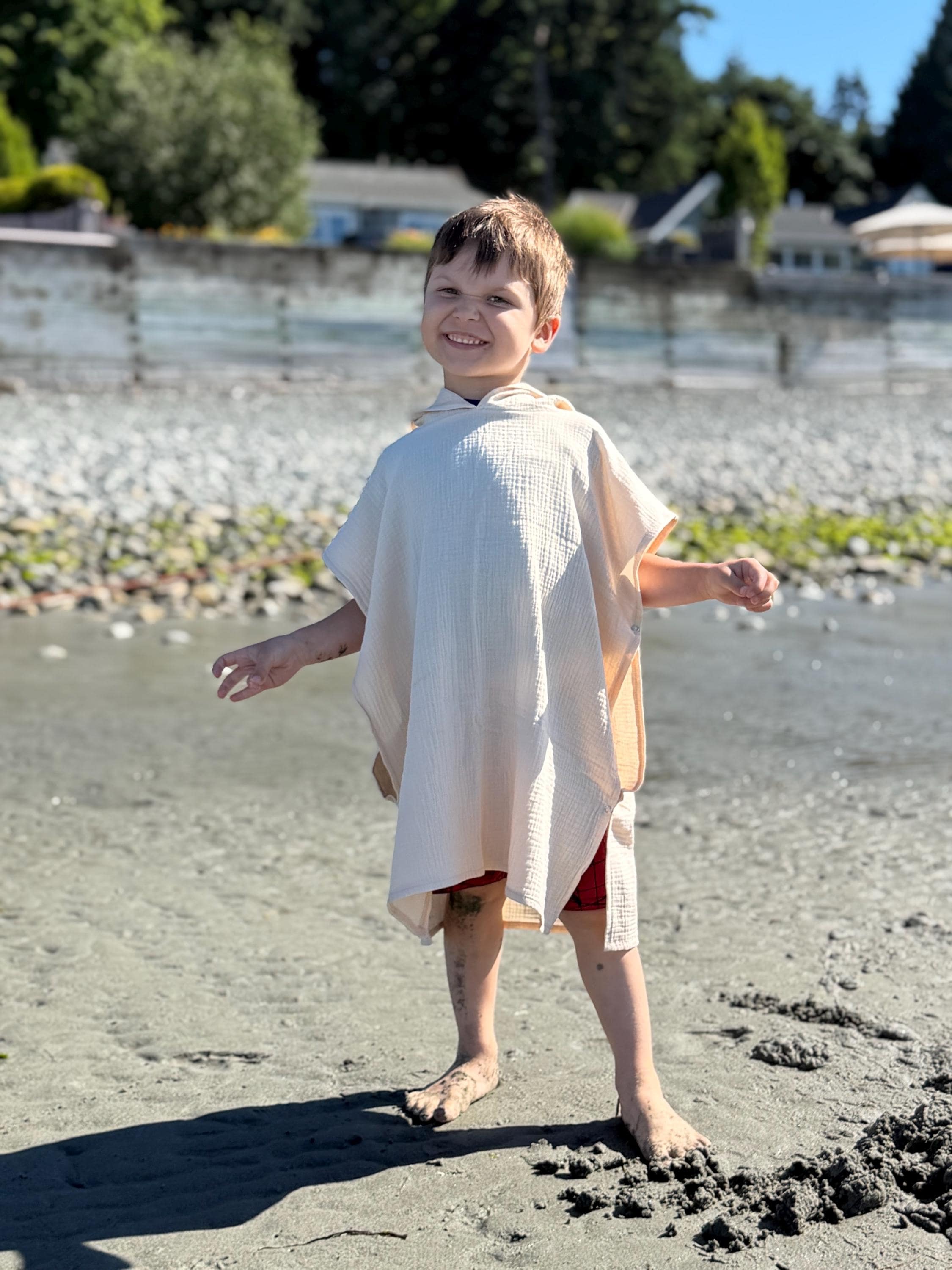 Kids Cotton Gauze Poncho Beach Cover Up with Side Snaps Toddler Swim Poncho Soft Muslin Towel Poncho Sombrio Poncho
