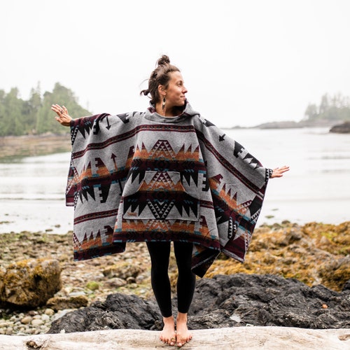 Poncho CASCADIA Aztec Southwest Navajo 