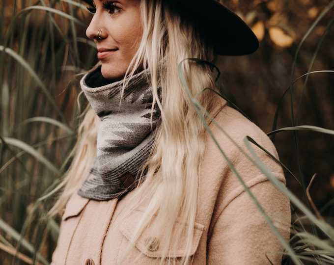 Snap-On Scarf - FLOW