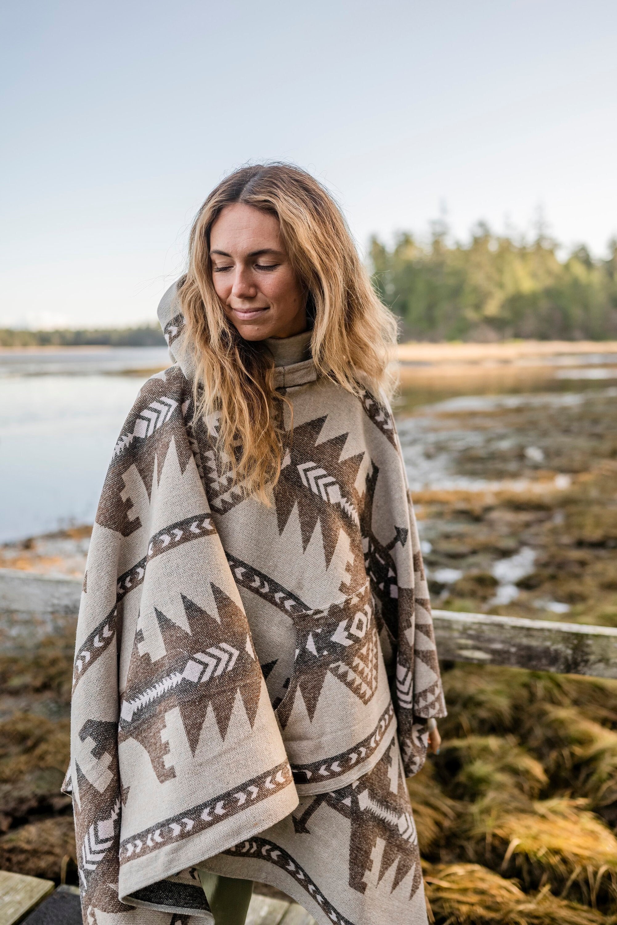 Poncho NOMAD Aztec Southwest Navajo Geometric -