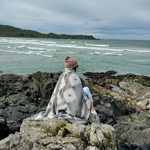 Tofino Beach Blanket - FLOW- Boho - Aztec - Navajo - Camping Blanket - Throw Blanket - Yoga Blanket - Blanket Scarf