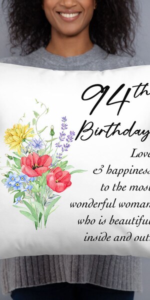 T-shirt "94 Years Loved" Floral - Cadeau Pour 94e Anniversaire Femme - Manches Longues, Coupe Classique