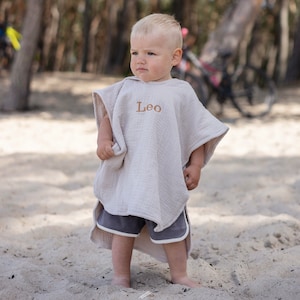 Kinder Bio Baumwolle Poncho Handtuch Personalisiertes Baby-Geschenk Sandstone