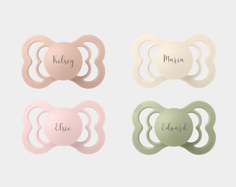 BIBS Supreme Silikon Schnuller | Personalisiert | Symmetrisches Danish Dummy | Mit dem Namen des Babys graviert