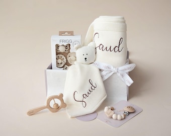 Personalised Luxury Newborn Gift Box, New baby gift, Knitted blanket, Pacifier clip, Rattle