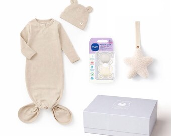 Newborn Baby Gift Set | Organic Knotted Gown, Hat, Star Comforter, MAM Pacifiers