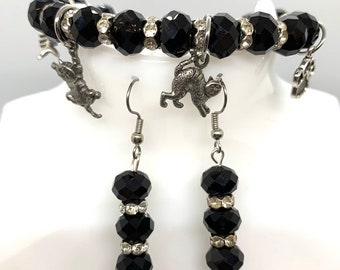 Cat Charm Bracelet, Matching Earrings. Black and silver Cat charms bracelet. Cat themed jewelry. Cat lover’s jewelry. Cat Bracelet