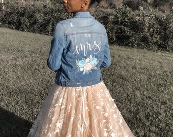 Hand painted denim jacket / CUSTOMIZABLE bridal jacket / Personalized jean jacket / cool mom denim / mama jacket/ Mother’s Day gift