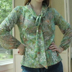 Vintage 1970's Sears Green Floral Tie Formal Shirt, 70's Women's Size Medium Blouse, Vintage 70's Flower Long Sleeve Peasant Formal Blouse