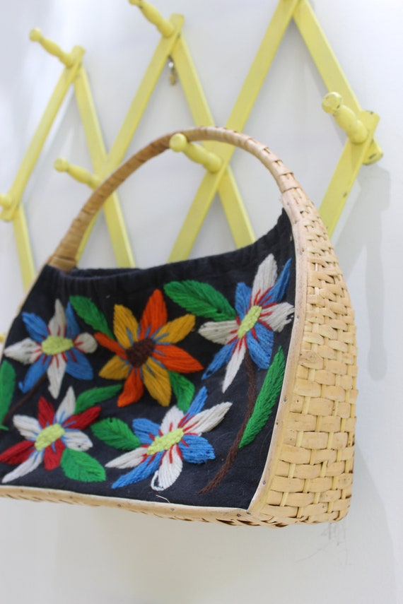 Vintage Straw Bag, Vintage Flower Embroidered Bag… - image 5