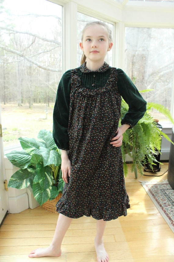 Vintage 1970's Little Girl's Velvet Dress, Vintag… - image 1