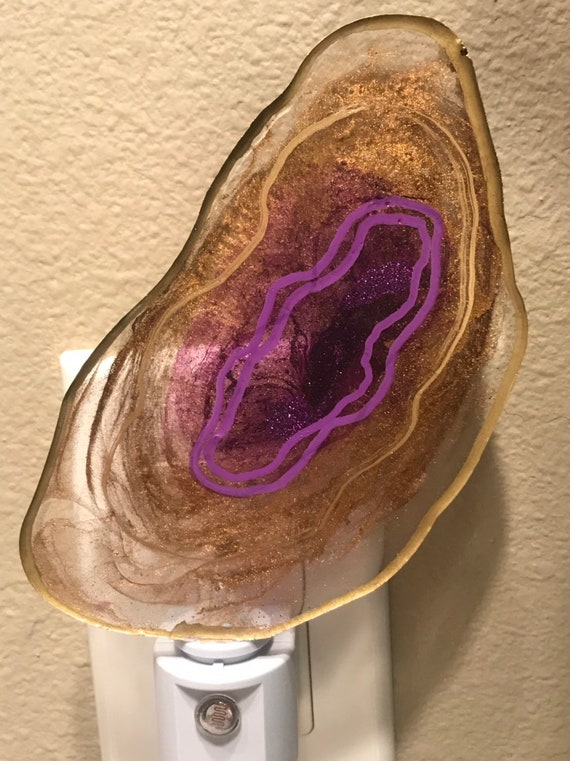 Light sensitive hand poured resin agate slice nightlight in purple and gold