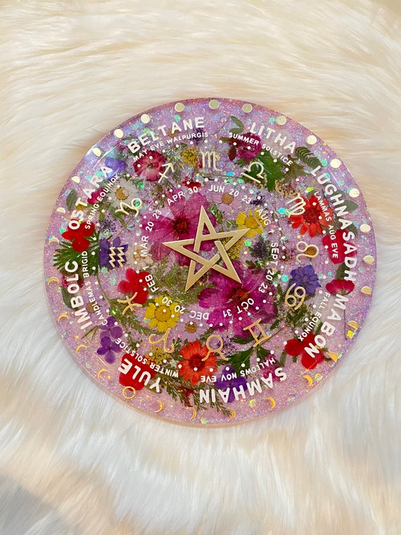 11.5in round resin Tarot alter divination tray felt backed with custom amethyst glitter mix and pressed flowers 3/4in thick