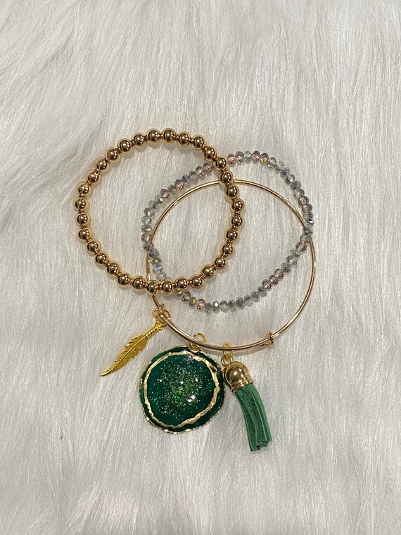 Deep green druzy center Agate themed resin wearable art bracelet with coordinating charm & tassel BONUS matching beaded bracelets included