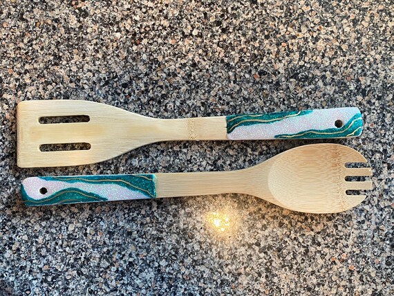 Glitter geode resin tipped bamboo serving set in crystal white and teal tones with gold accent