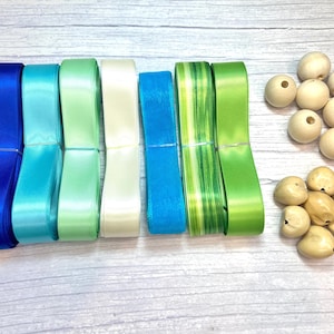 Kit para hacer un lei hawaiano con cintas: Lei de flores azul turquesa y aguamarina.