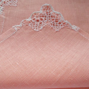 Linen doilies, vintage 4 pieces