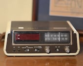 Zenith Clock Radio, touch and snooze, serial no. L2316204, Model R445, Made in Hong Kong, digital