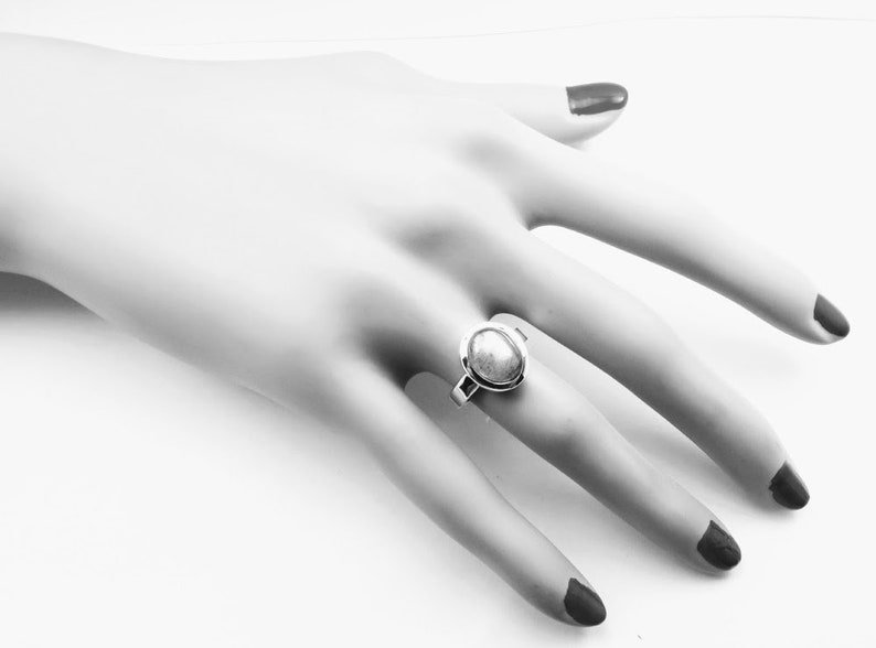 Cabochon Red Quartz Ring Size 7.5 Bijoux 925 Solid Silver Women/'s Unique Jewellery Expensive-Looking Engagement On Trend Jewelry Collection