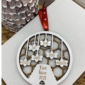 family 2025 hive personalized Christmas tree decoration, wooden family tree decoration with up to 6 names plus year
