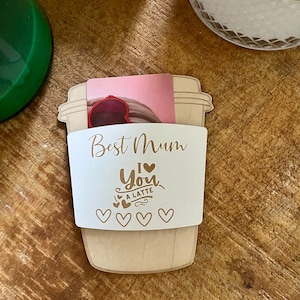 porte carte cadeau design tasse à café en bois, idée cadeau fête des mères pour maman, nounou, tante, idée cadeau fête des mères 2024