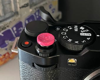 Soft Release Button für Fujifilm – Pink Static Edition – Handgesprüht mit 2K-Finish – Limited Colorway