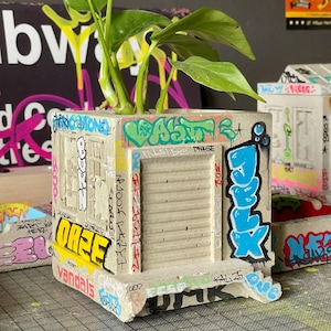 Warehouse-Pot Industrial Style Plant Pot Medium with Graffiti Concrete Warehouse Urban Decoration Pen Holder Street Art Graffiti Planter Plant Pot