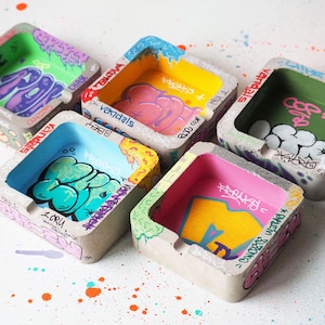 Graffiti Concrete Ashtray – Street Art Design Urban Ash Tray