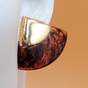 Pendientes triangulares de imitación de tortuga en tono dorado vintage