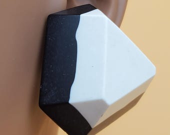 vintage retro black and white abstract triangle top clip-on earrings