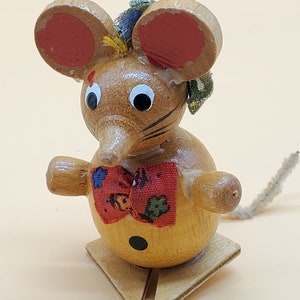 vintage MCM small wooden lady mouse with pipe cleaner tail