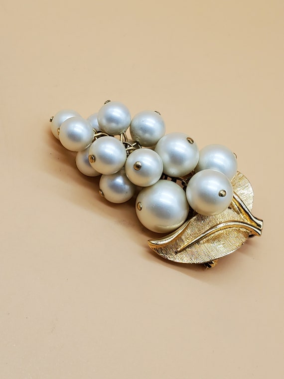 Vintage Park Lane faux pearl grape cluster brooch… - image 9
