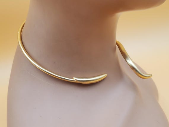 vintage Darlene matte gold tone funky open front … - image 3