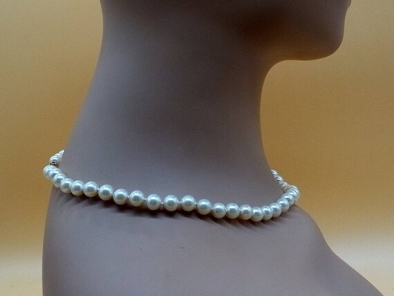 Vintage 8mm faux pearl necklace with silver verme… - image 1