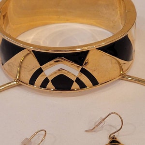 Vintage MMA CN gold plated enamel jewelry set, MMS enamel necklace with matching earrings and bracelet image 2
