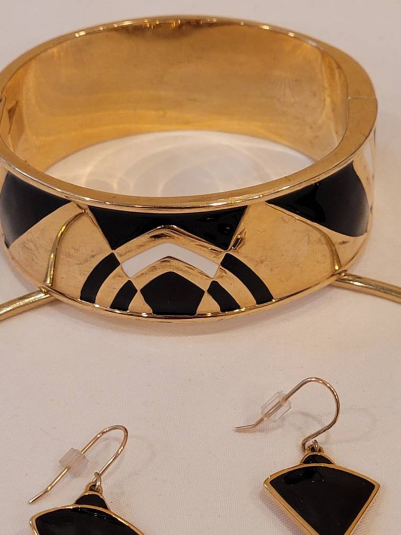 Vintage MMA CN gold plated enamel jewelry set, MMS enamel necklace with matching earrings and bracelet image 2