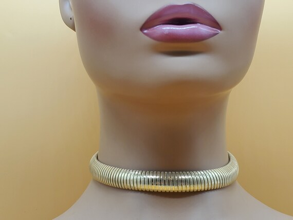 Vintage Sarah Coventry gold tone Omega choker nec… - image 2