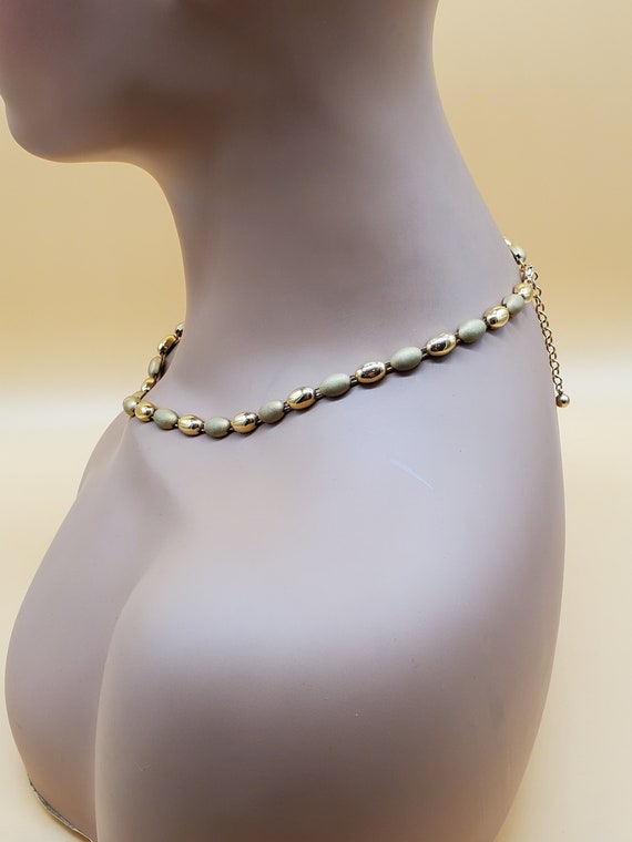 Vintage matte and shiny gold tone link necklace - image 5