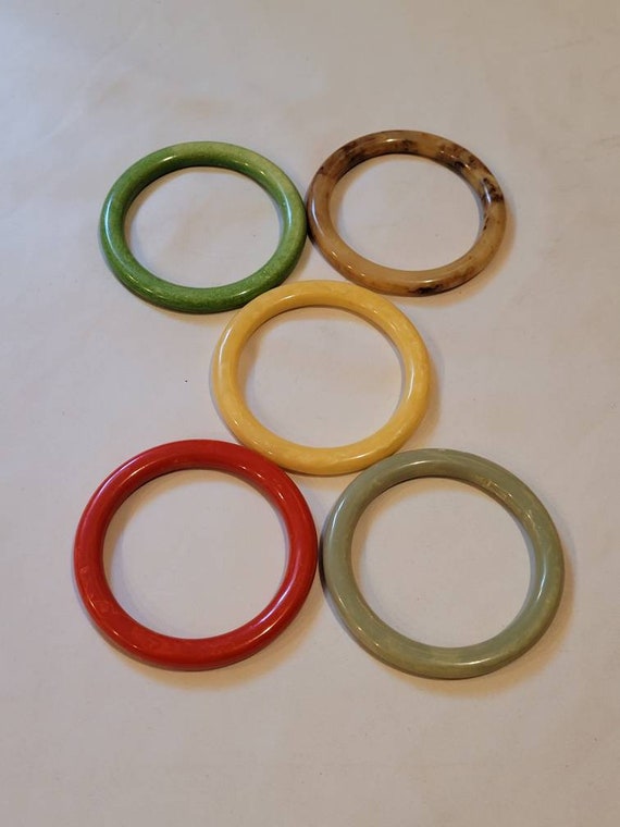 Vintage colorful bakelite bangles, set of 5 - image 7