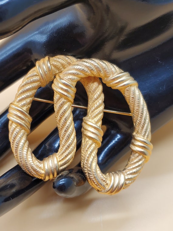 vintage matte gold twisted rope statement brooch