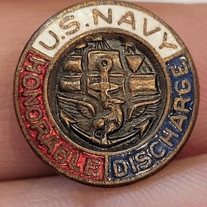Vintage US Navy Honorable Discharge WW1 enamel button
