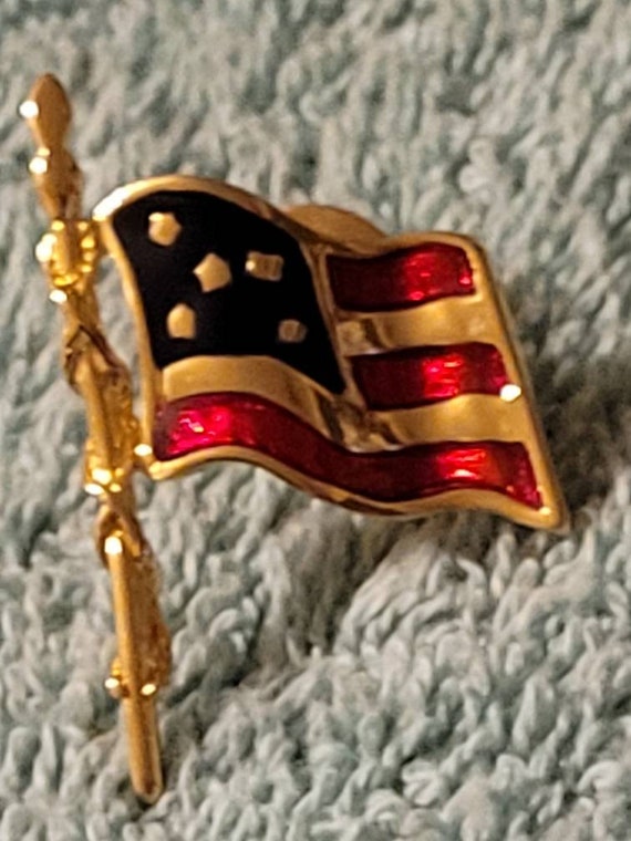 Carolee signed enamel USA flag pin