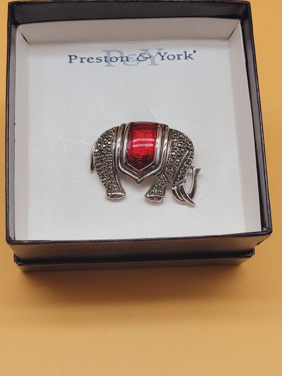 Preston and York Elephant brooch - image 7