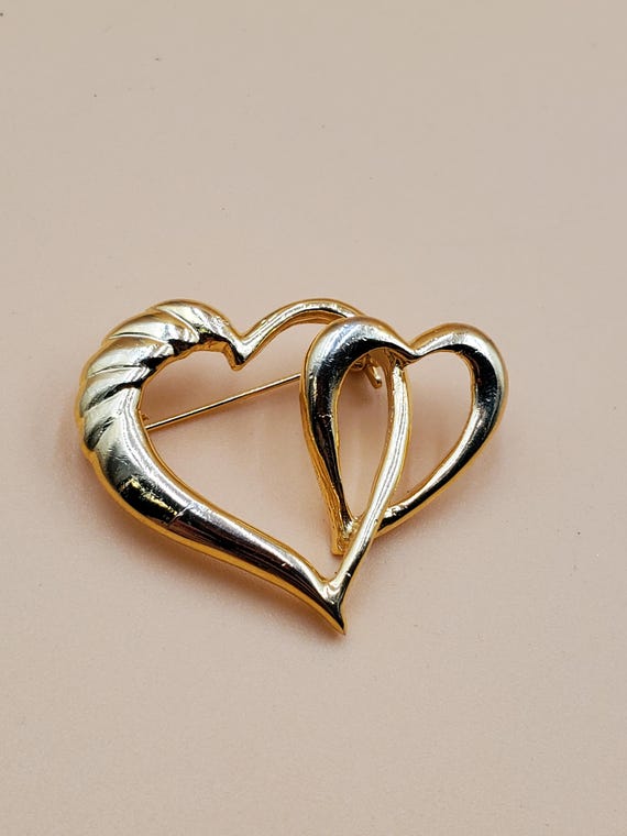 Vintage gold tone double interlocking hearts broo… - image 7
